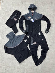 CHNADAL DE NIKE TECH 2025