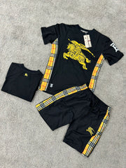 *Conjuntos BURRBERY 2024* 🎠🎠

Conjunto calidad g5 

Camiseta de algodon super buena calidad 
Pantalon como bañador y pantalon cotidiano 

Lo mejor de lo mejor 

Tallaje real tallan bien 

Tallas; S-M-L-XL-

*45€ envio incluido 10 ganancias*