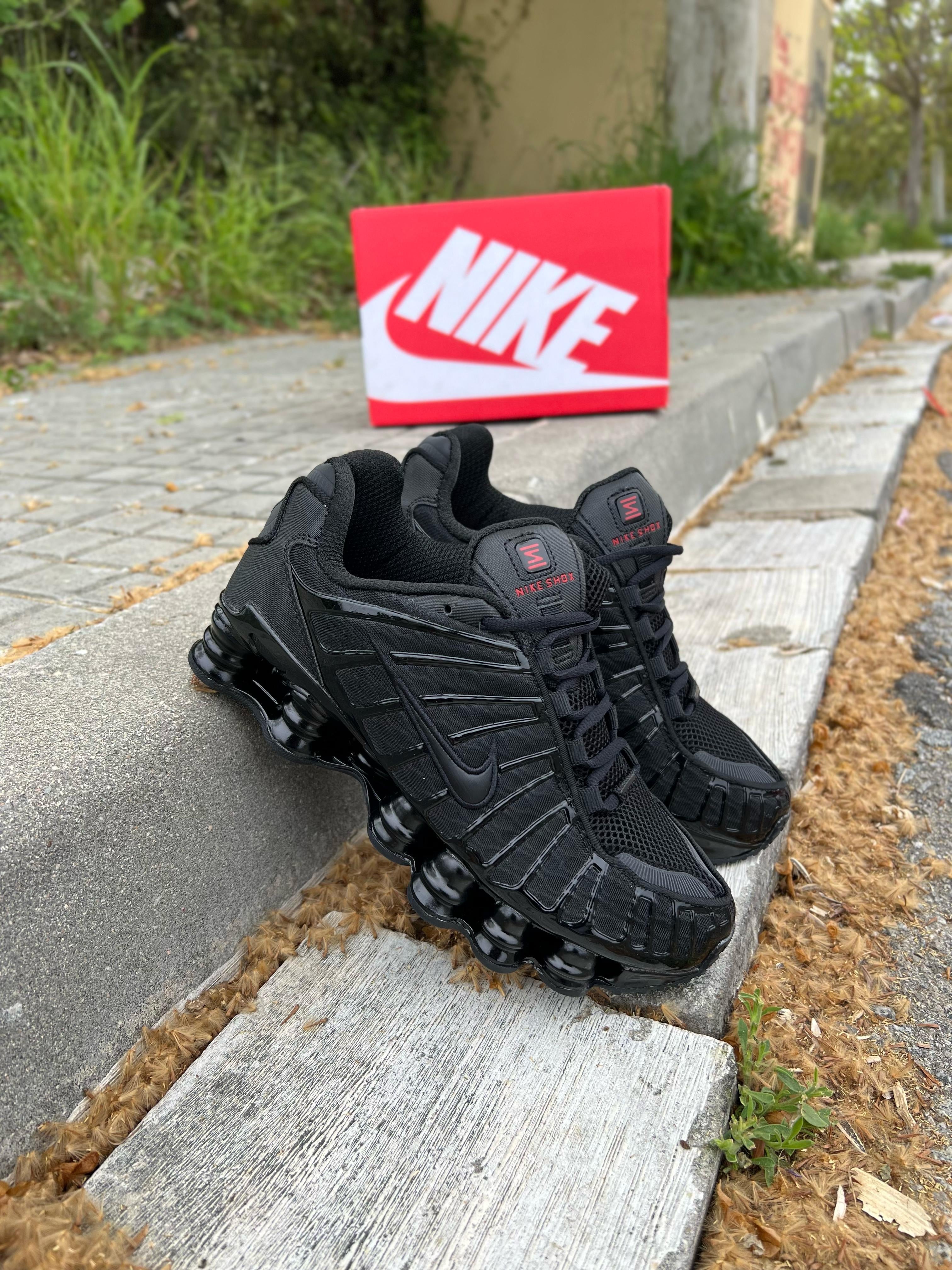 NIKE SHOX TL