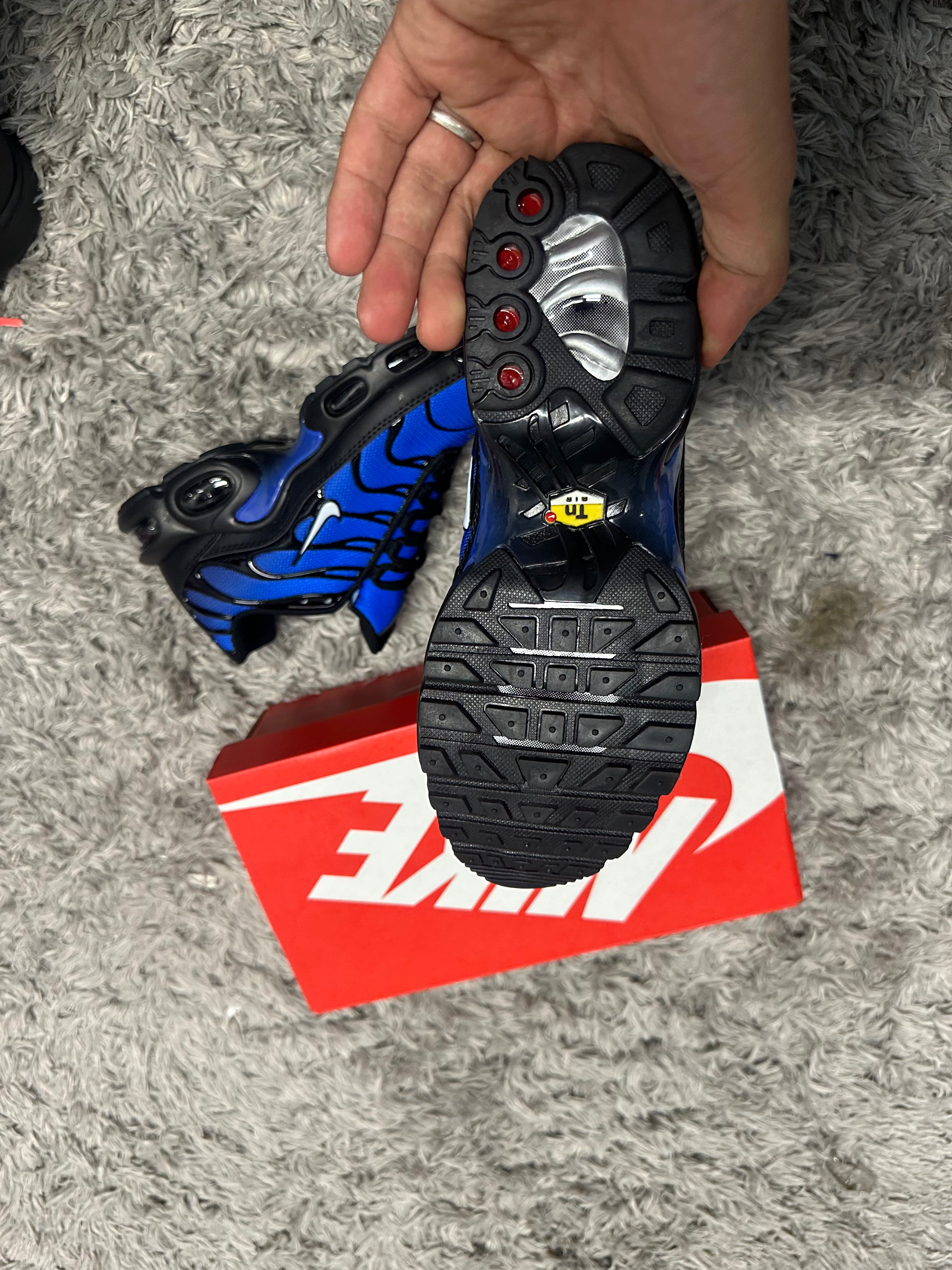 NIKE TN