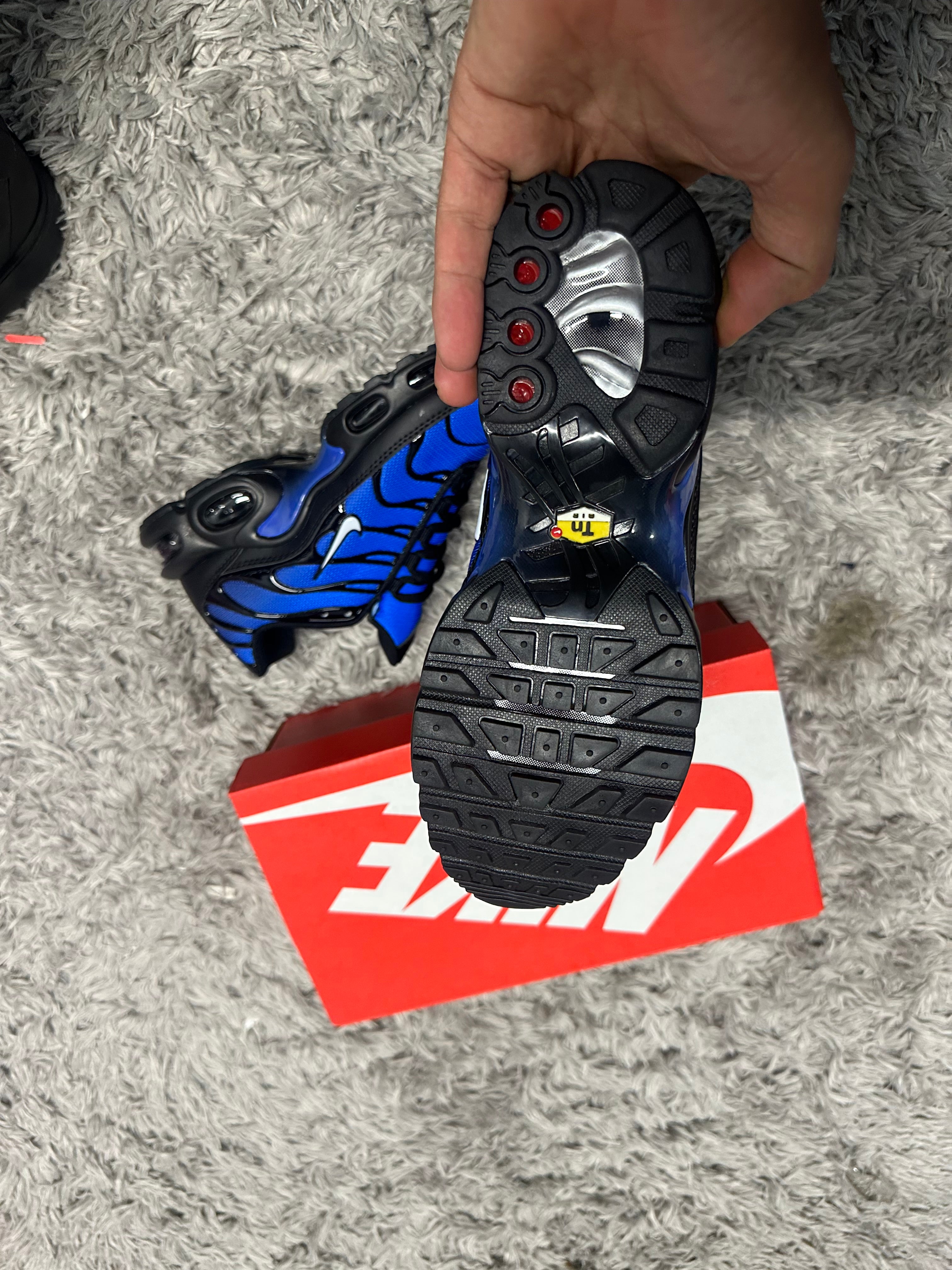 NIKE TN