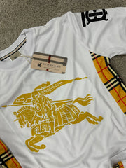 *Conjuntos BURRBERY 2024* 🎠🎠

Conjunto calidad g5 

Camiseta de algodon super buena calidad 
Pantalon como bañador y pantalon cotidiano 

Lo mejor de lo mejor 

Tallaje real tallan bien 

Tallas; S-M-L-XL-