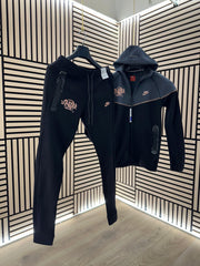 CHNADAL DE NIKE TECH 2025